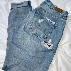 American Eagle mom jeans
